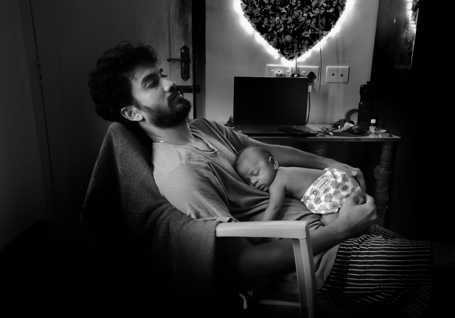 Les pères aussi portent le poids invisible de la naissance