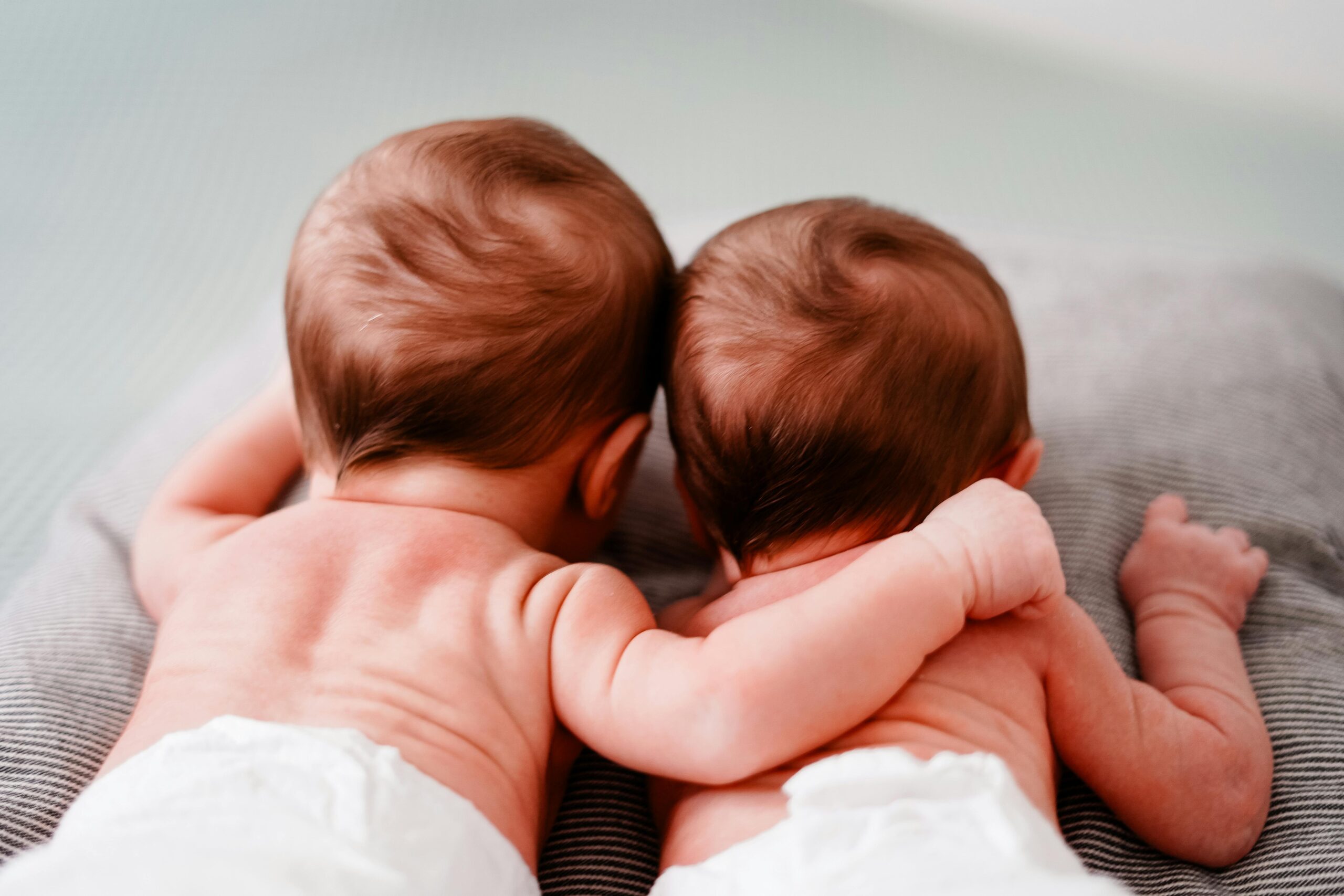Accoucher de jumeaux physiologiquement : le récit d&rsquo;un papa qui a été pleinement présent